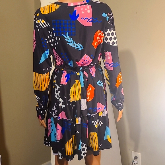 Shein Long Sleeve Abstract Dress - Picture 2 of 7